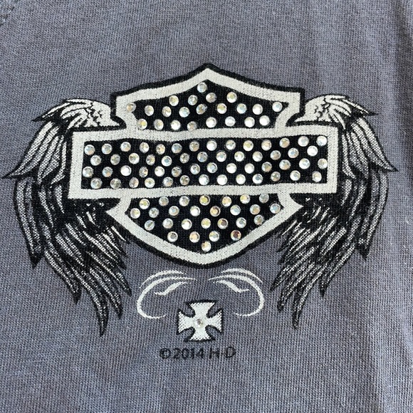 EUC Harley-Davidson stoned V neck top. Fits more like a small. Super cute top! - Picture 5 of 6